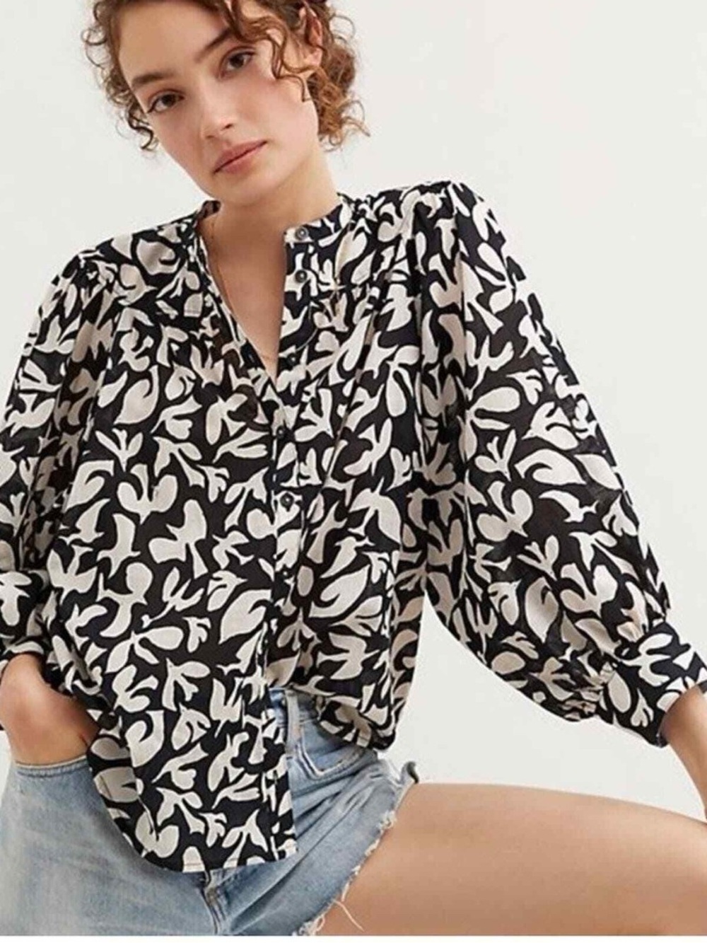Danielle Knoll Anthropology Whimsy Bird black white Button Down Women’s Blouse
